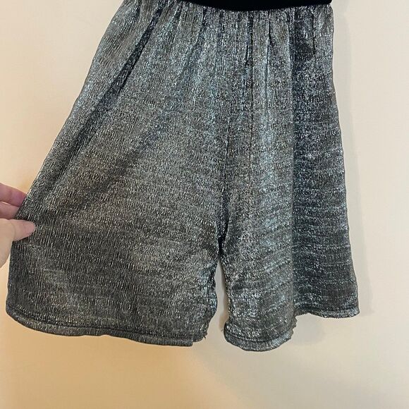 Art Class Toddler Girls' Metallic Gold Jumpsuit Romper size 18 months - Picture 3 of 6